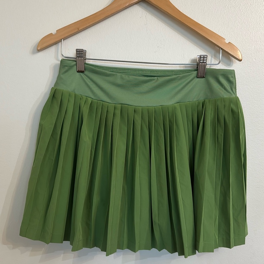 Albion Fit green tennis skirt size M